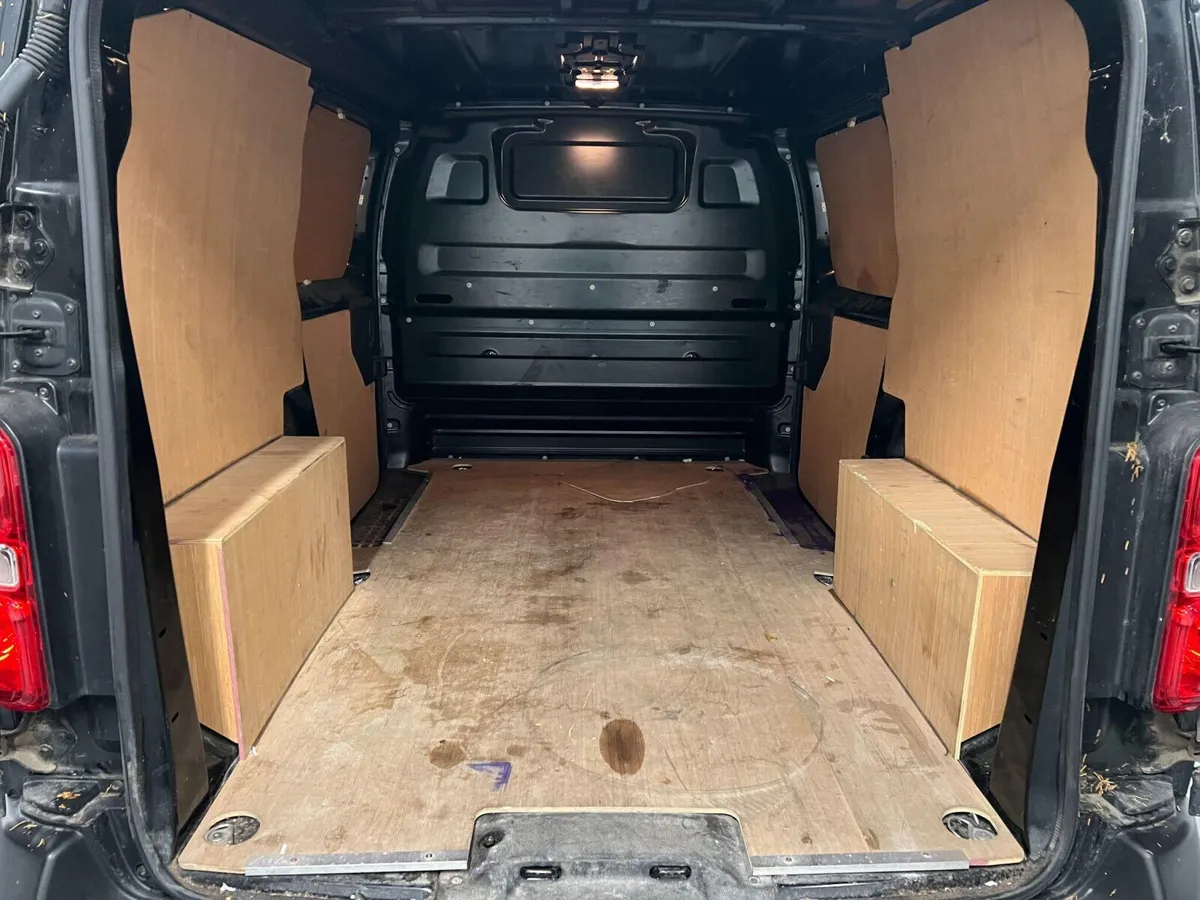 2023 Citroen Dispatch Panel Van - Image 3