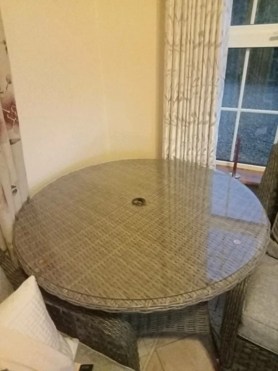 Somerset Patio Table Glass (Diameter 1.1m)