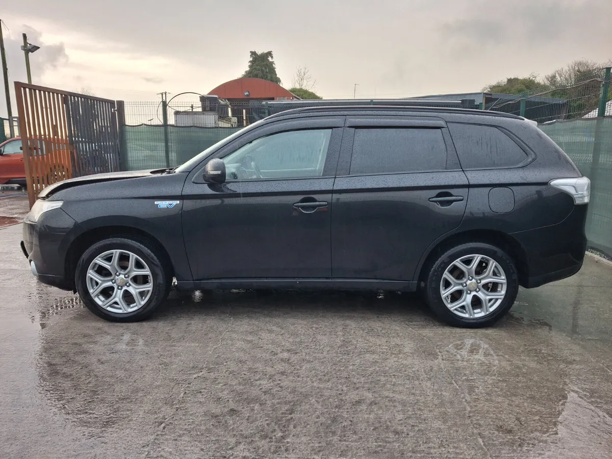 2015 Mitsubish Outlander  Hybrid  Automatic - Image 2