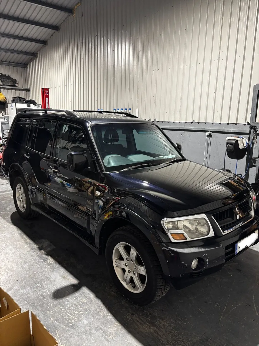 Mitsubishi Shogun Warrior 3.2 Auto - Crewcab - Image 2