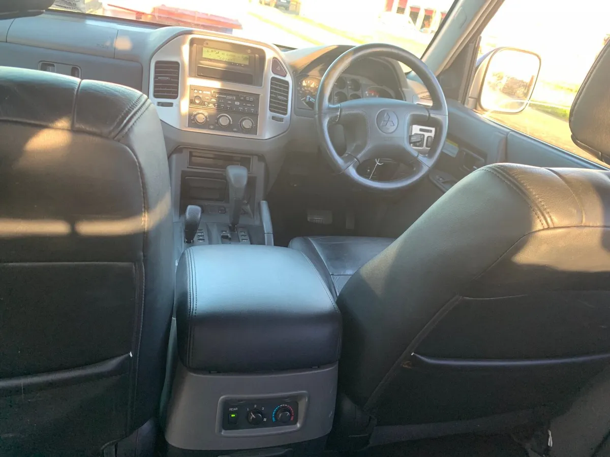 Mitsubishi Shogun Warrior 3.2 Auto - Crewcab - Image 4