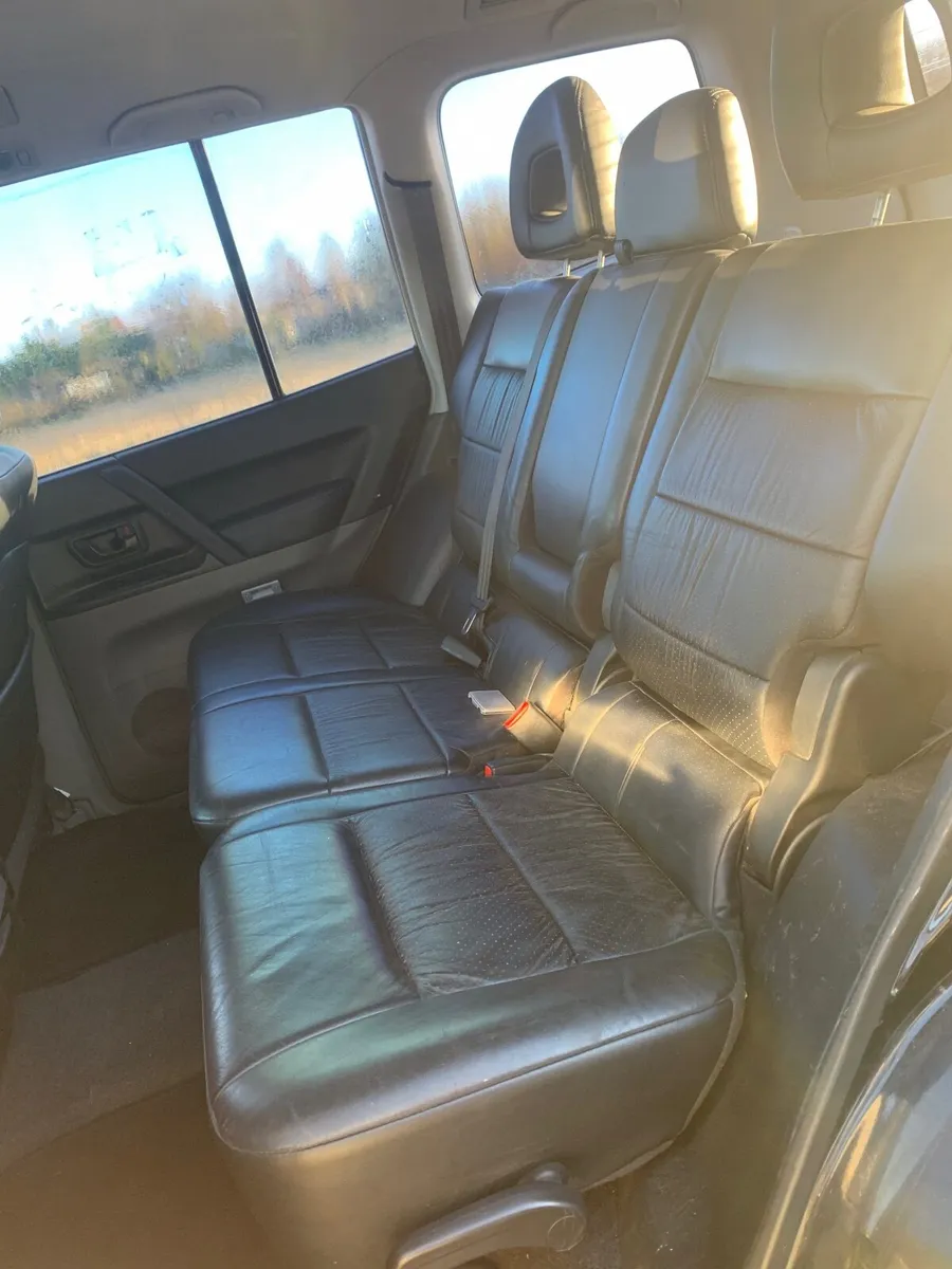 Mitsubishi Shogun Warrior 3.2 Auto - Crewcab - Image 3