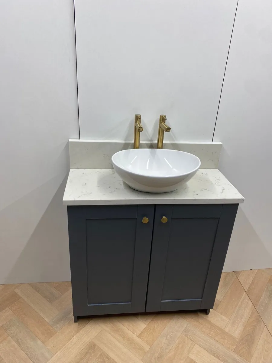 Bathroom vanity unit - Image 1