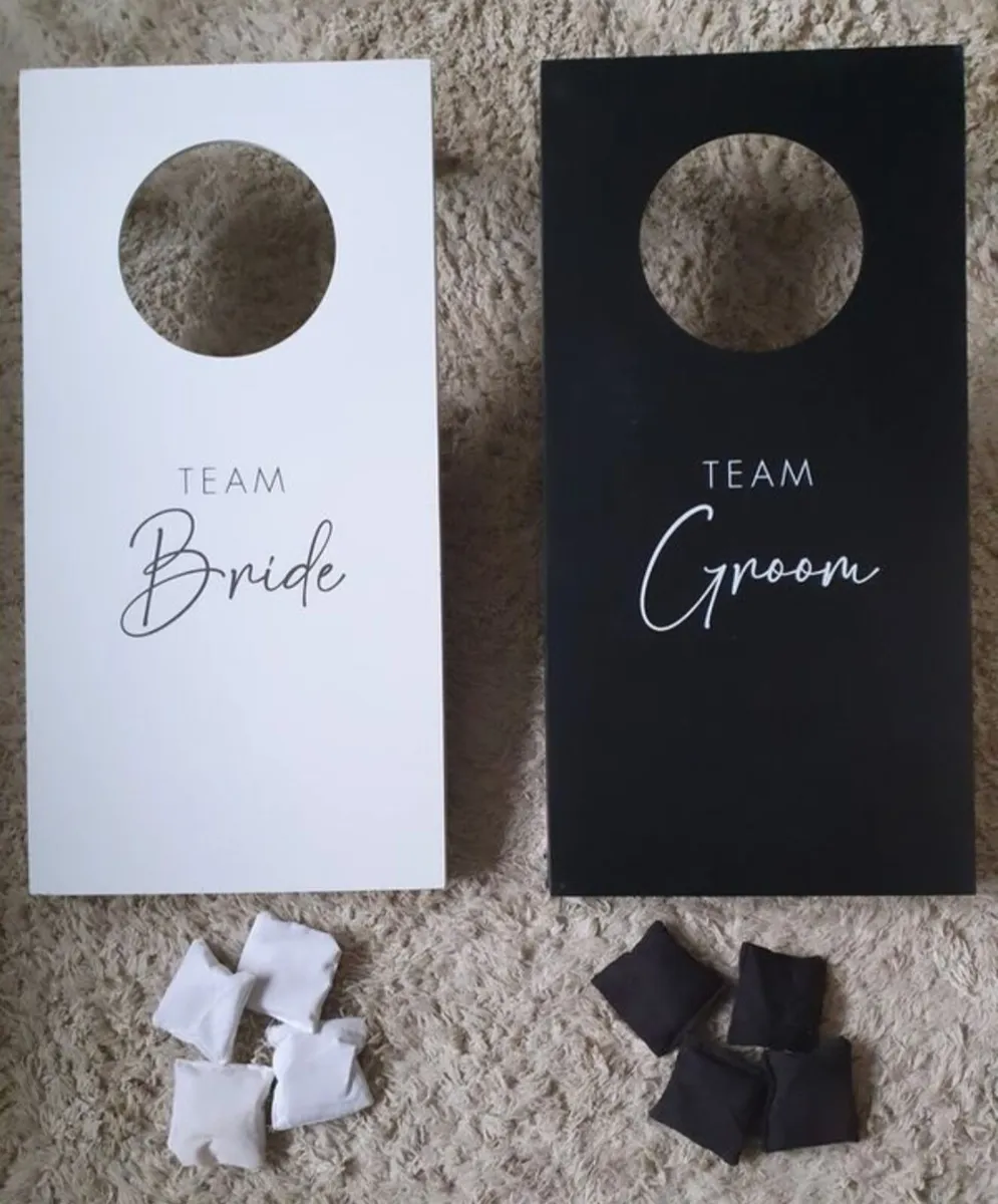 Mr and Mrs Wedding Garden Game