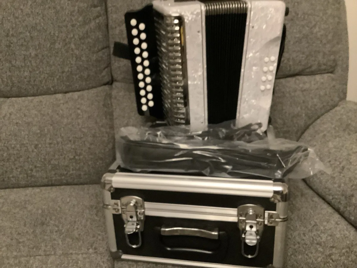 B/C Student Accordion - Image 4