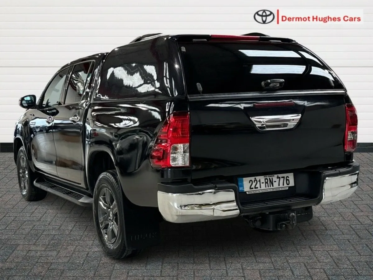 Toyota Hilux 2.4 SR5 DOUBLE CAB 4DR - Image 2