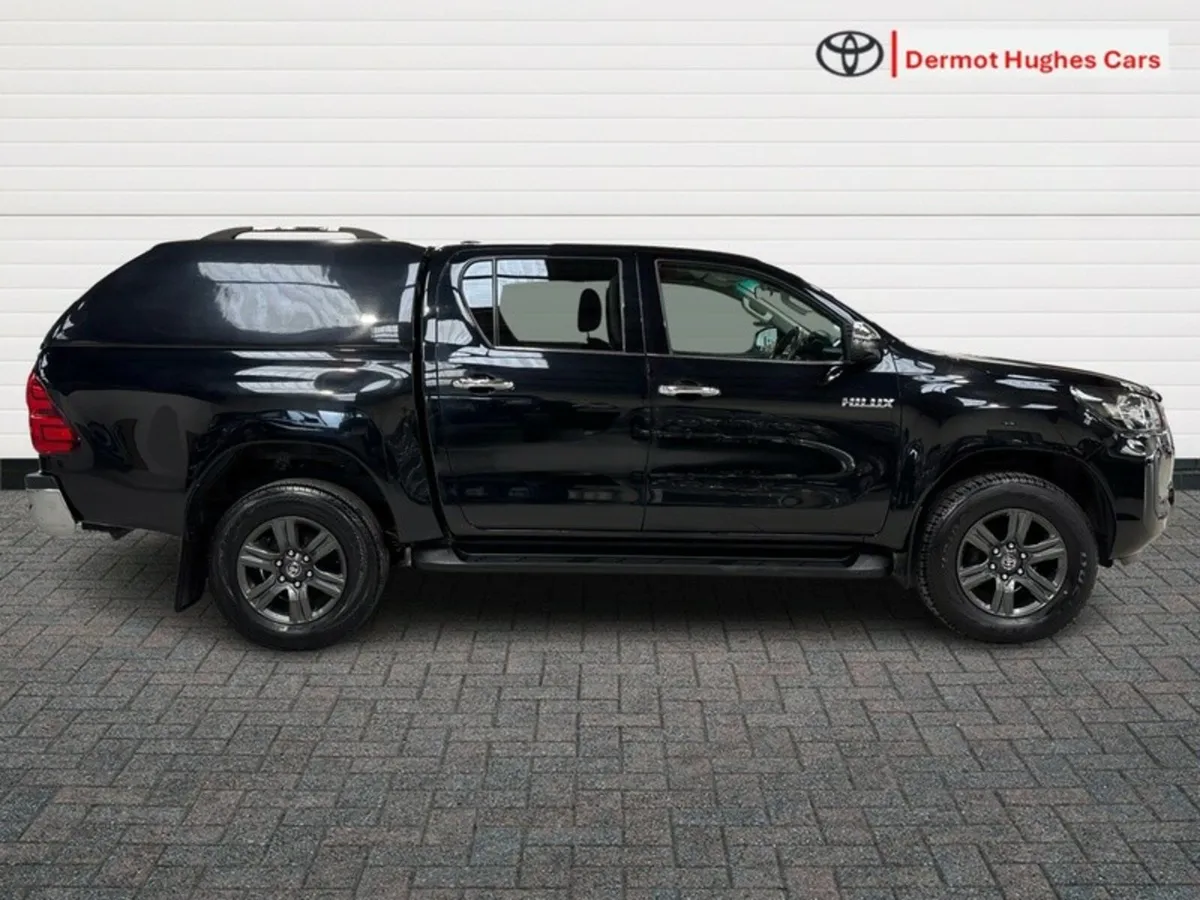 Toyota Hilux 2.4 SR5 DOUBLE CAB 4DR - Image 3