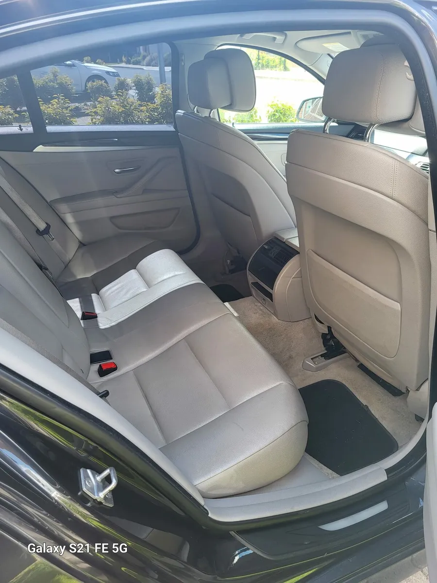 BMW 520D F10 2012 Manual - Image 1