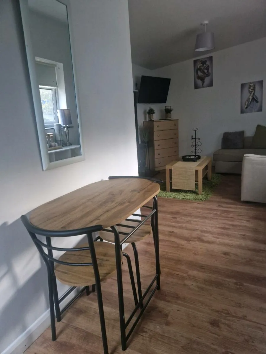 Self contained studio apartment - Image 4