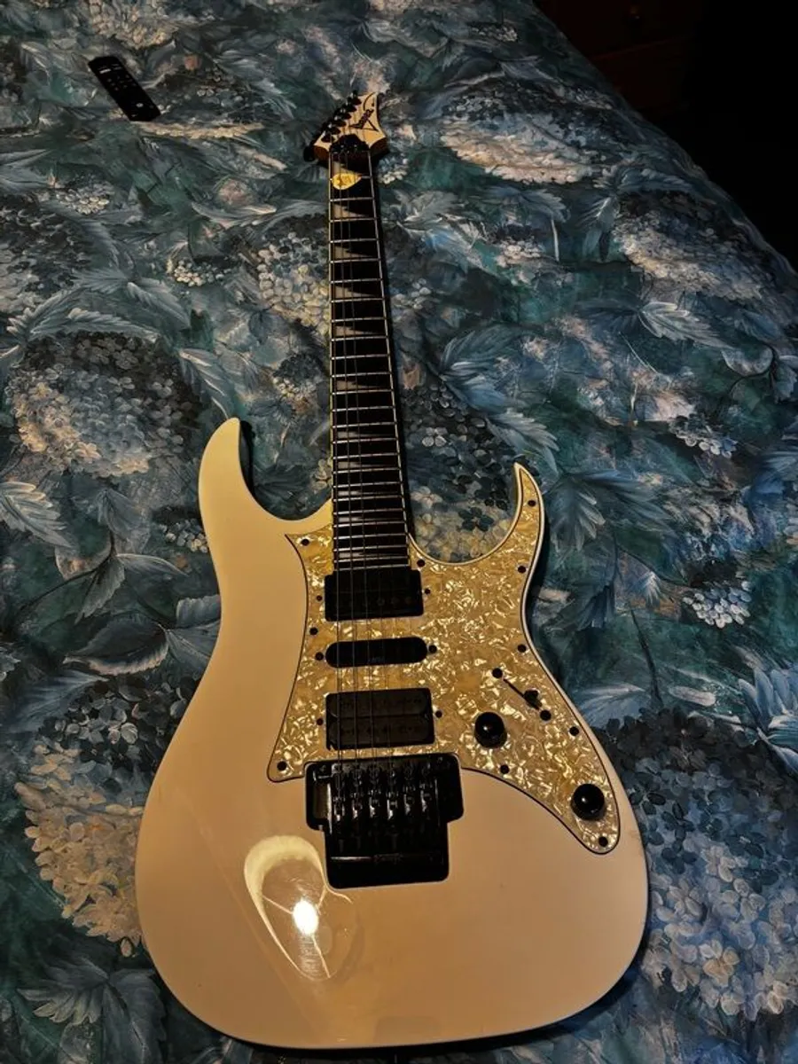 ibanez guitar RG350DX - Image 1