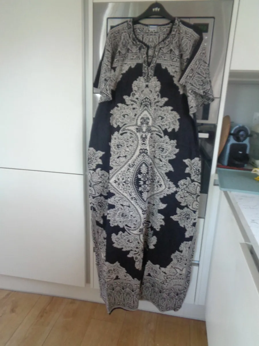 Kaftan for Sale - Image 1