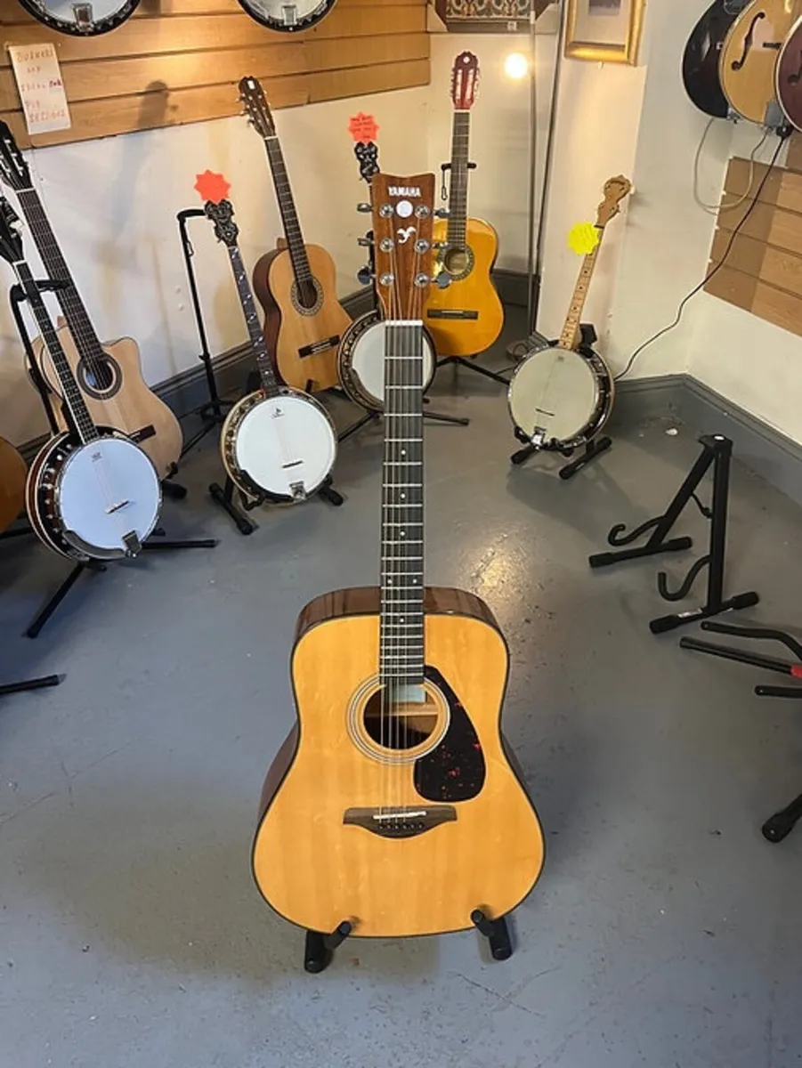 YAMAHA ACOUSTIC GUITAR FG800 @ THE MUSIC STORE - Image 1