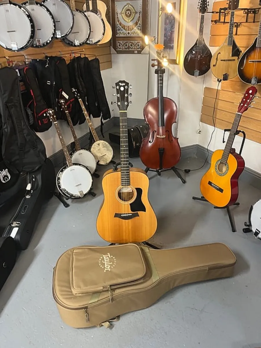 SECONDHAND TAYLOR ACOUSTIC GUITAR @THE MUSIC STORE - Image 2