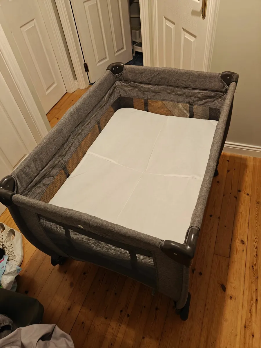 Baby Elegance Travel Cot & Matress - Image 2