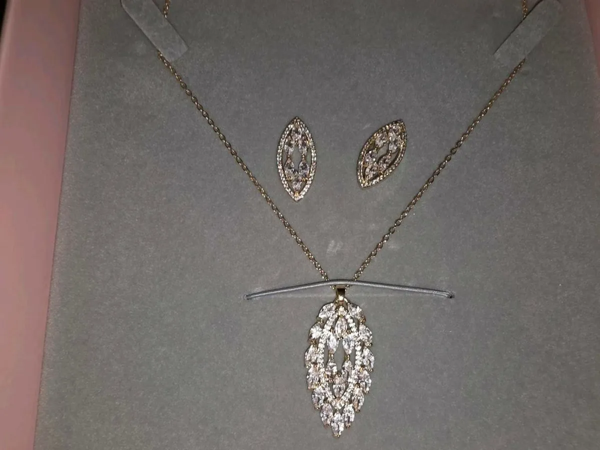 GLITTERY MATCHING PIERCING, Earrings & Necklace ! - Image 3