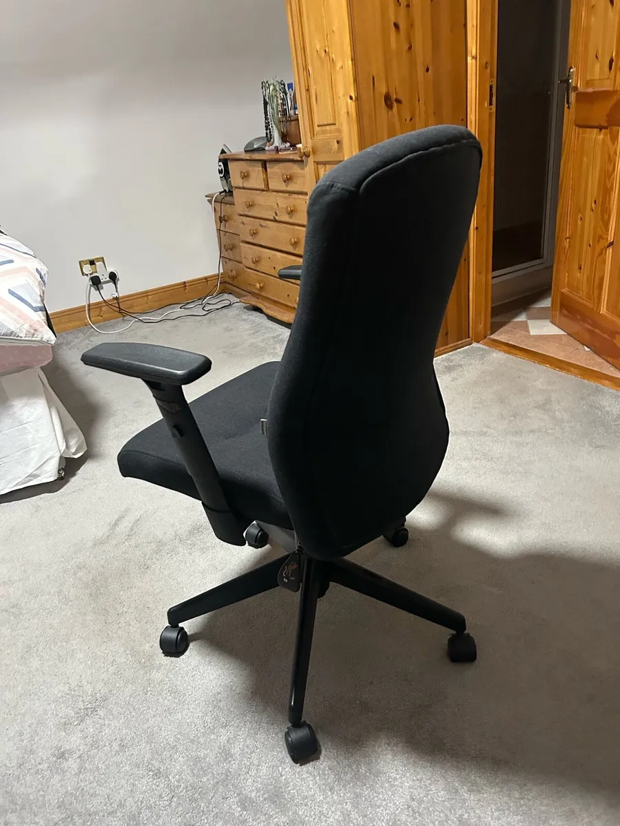 Office Chair - Image 3