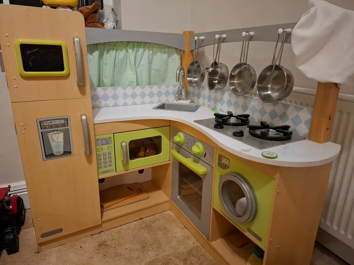 Childs kitchen