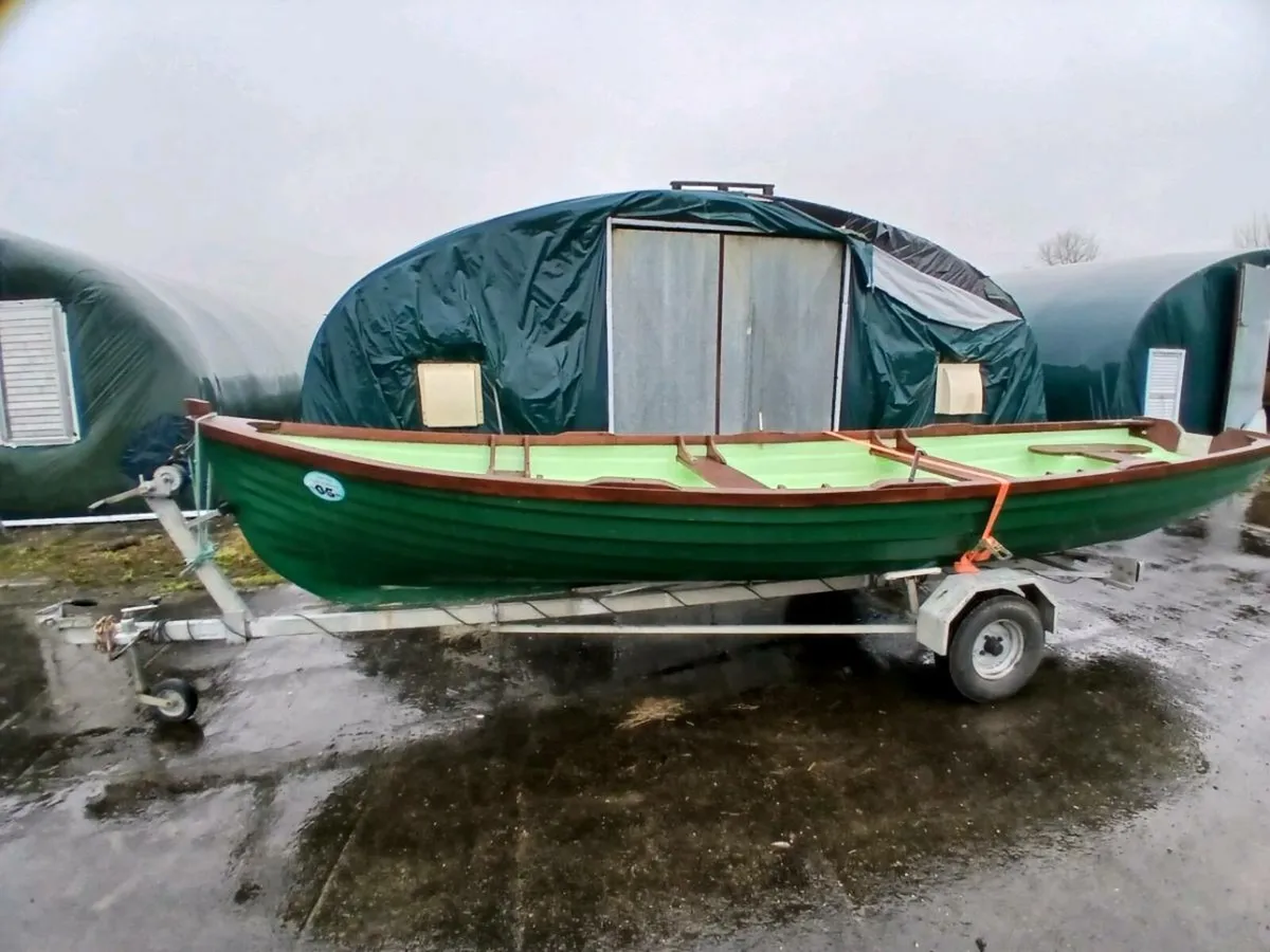 19 ft Lynch boat and trailer - Image 1
