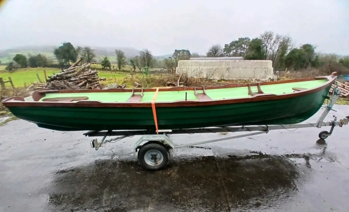 19 ft Lynch boat and trailer - Image 2