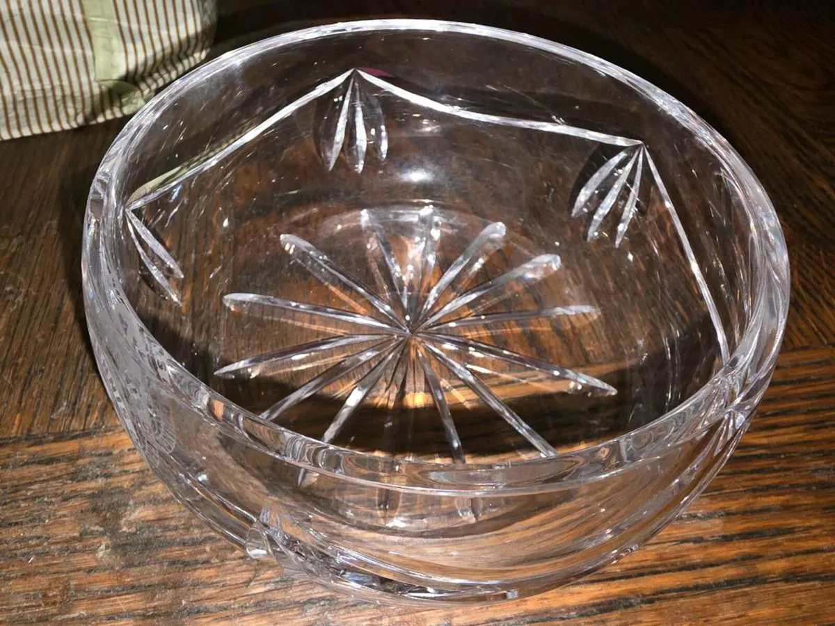 GENUINE THICK DUBLIN CRYSTAL, 2000 Millenium Bowl - Image 1