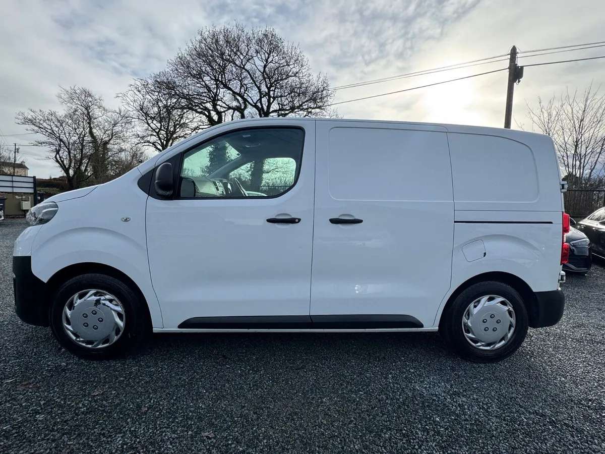 211 Toyota proace 1.5 100HP new doe compact - Image 3