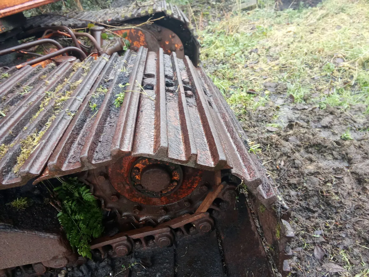 Digger pads and D4 D5 chains - Image 2