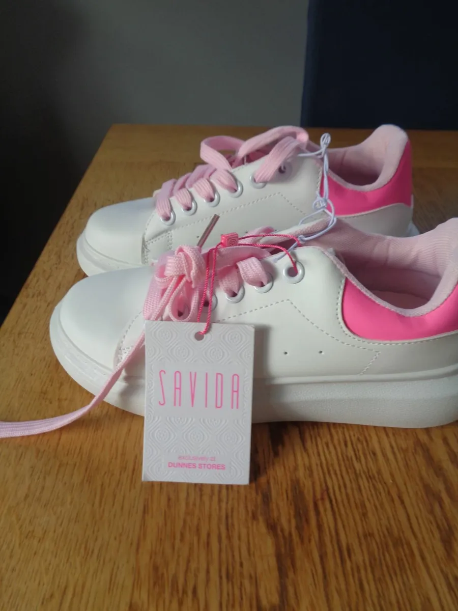 Savida Ladies Runners for Sale - Image 4