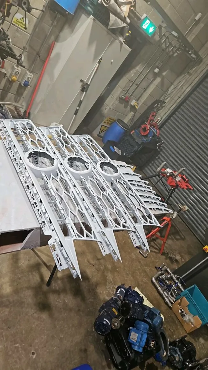 Vw caddy mk4 honeycomb mesh hybrid grills - Image 4