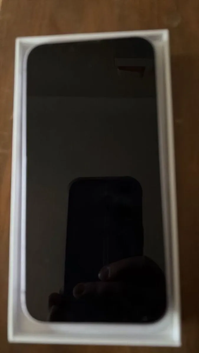 iPhone 14 - Image 1