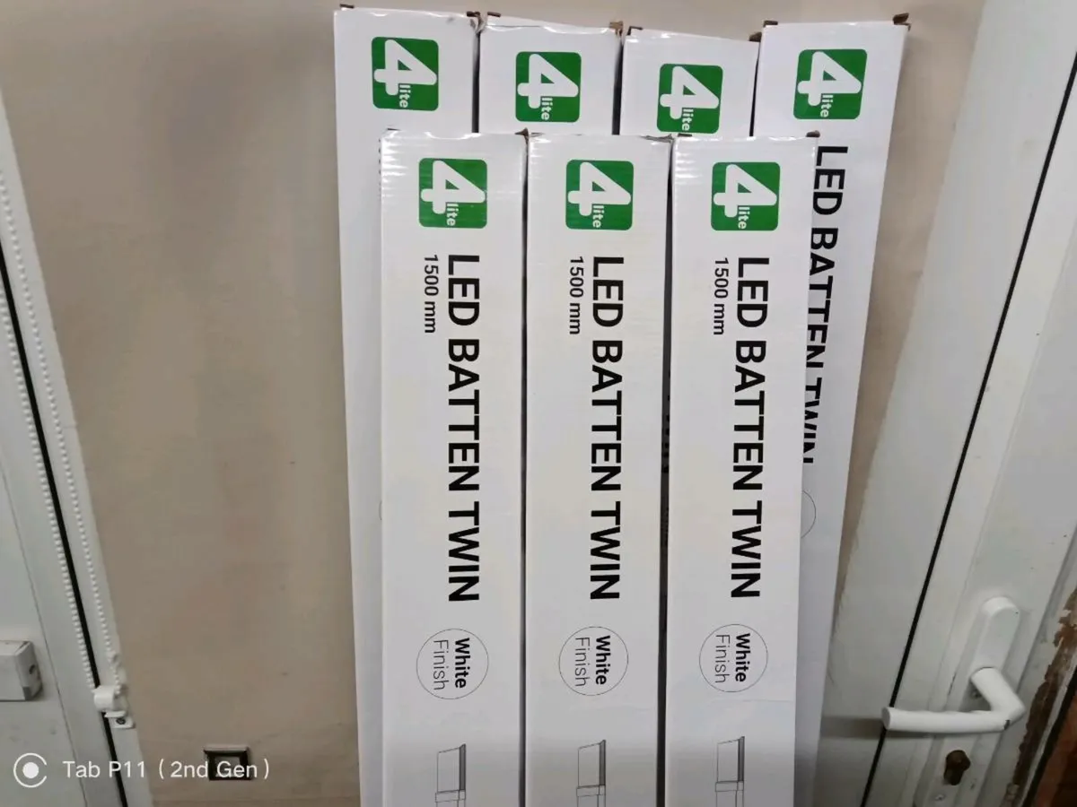 7x 4lite TWIN LED BATTEN LIGHTS 1500mm NEW - Image 1