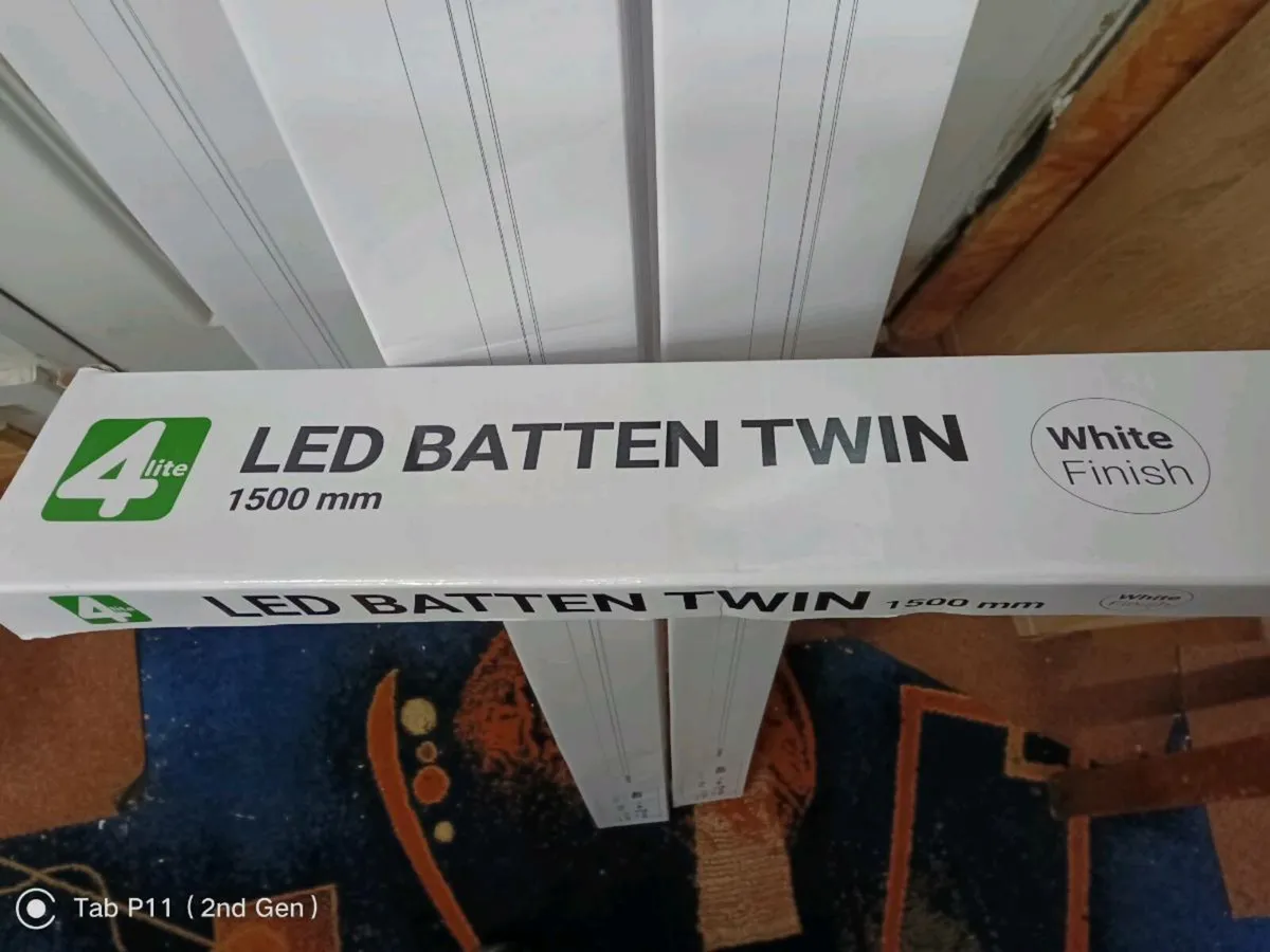 7x 4lite TWIN LED BATTEN LIGHTS 1500mm NEW - Image 2