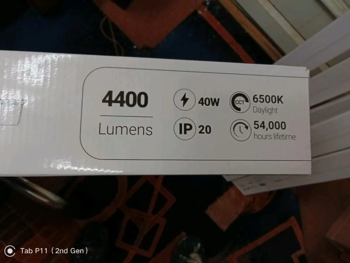 7x 4lite TWIN LED BATTEN LIGHTS 1500mm NEW - Image 3