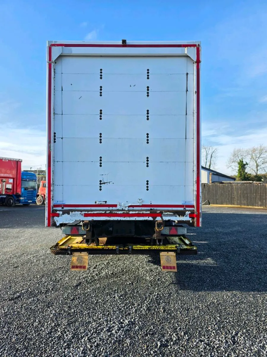 2016 SDC BOXVAN - Image 3