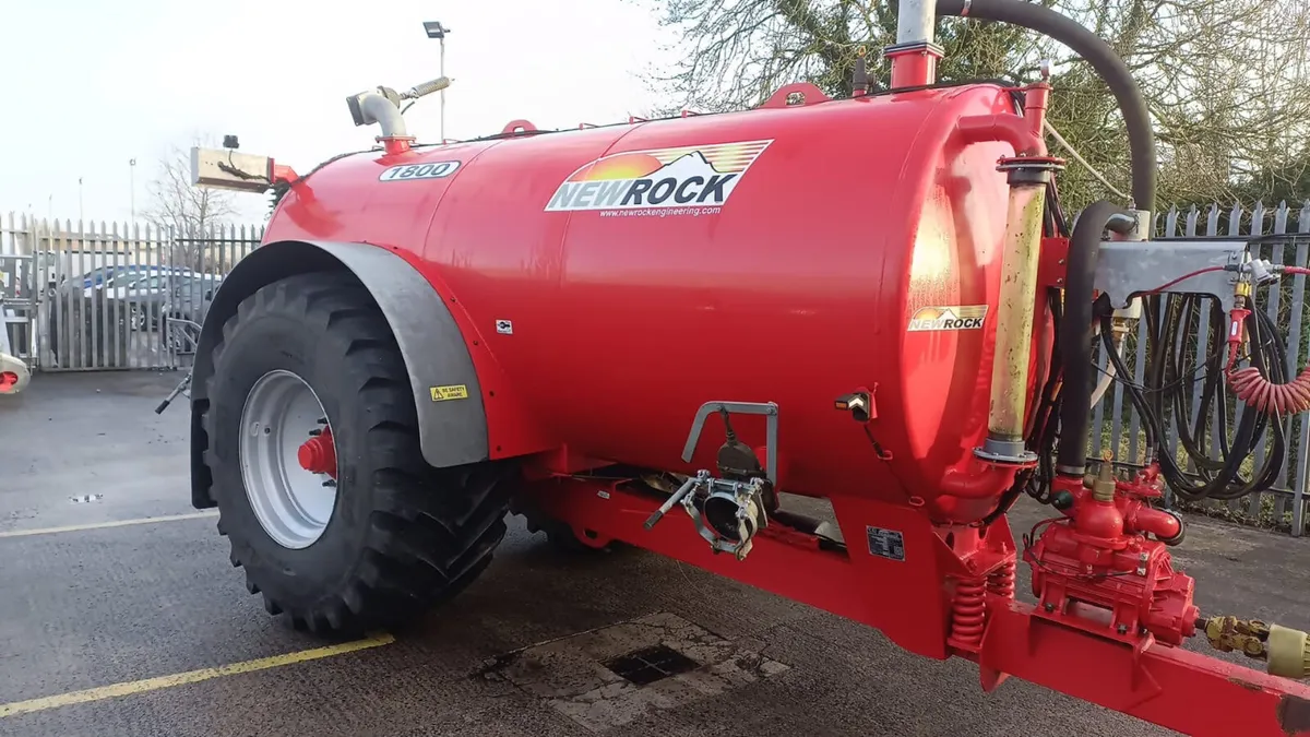 Newrock 1800 Tank - Image 3