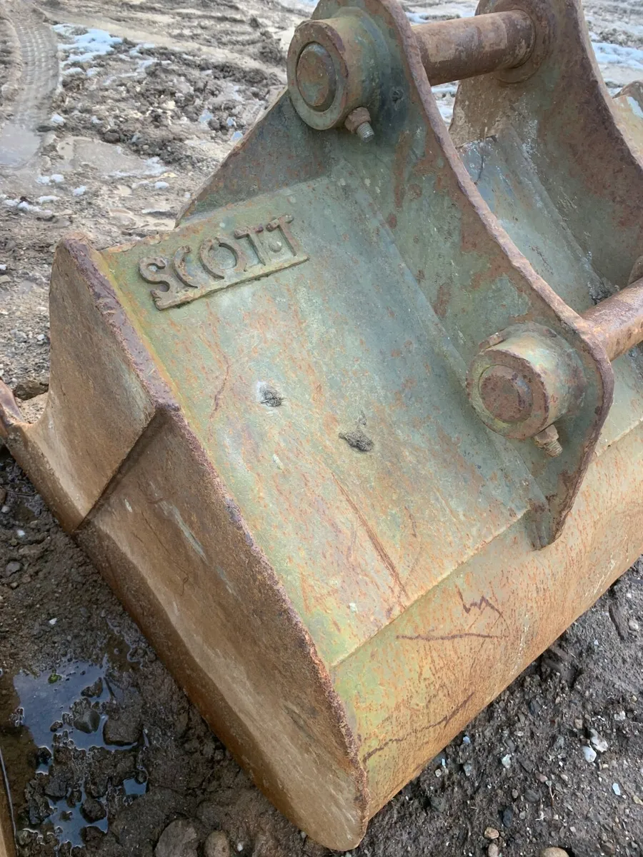 Digger bucket - 3 ft 6 - Image 1