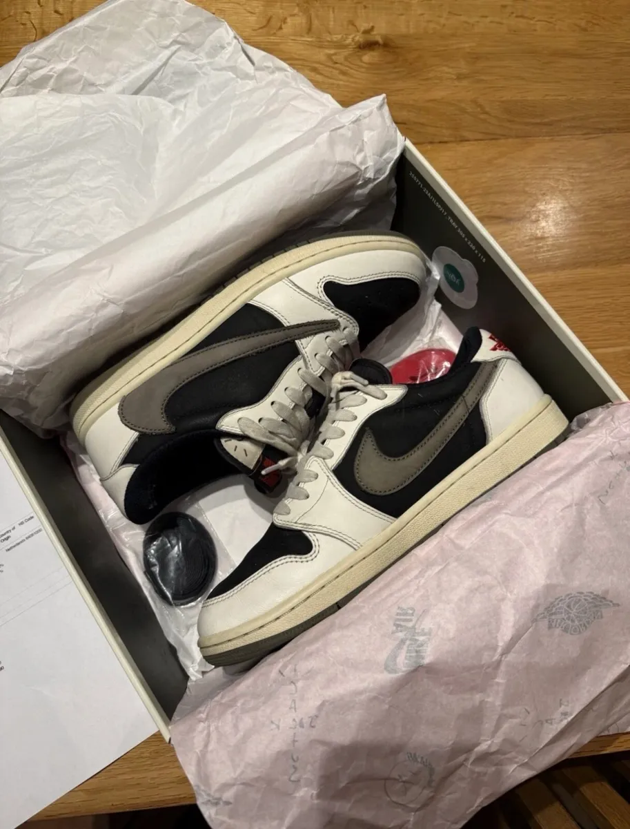 Travis Scott Jordan 1 low sneaker shoe - Image 2