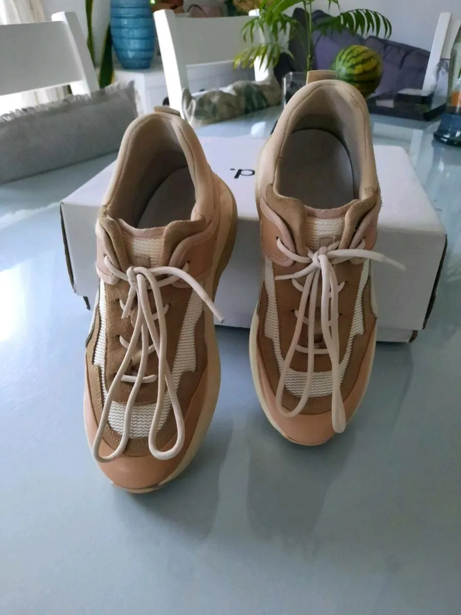 And other stories runners - Image 2