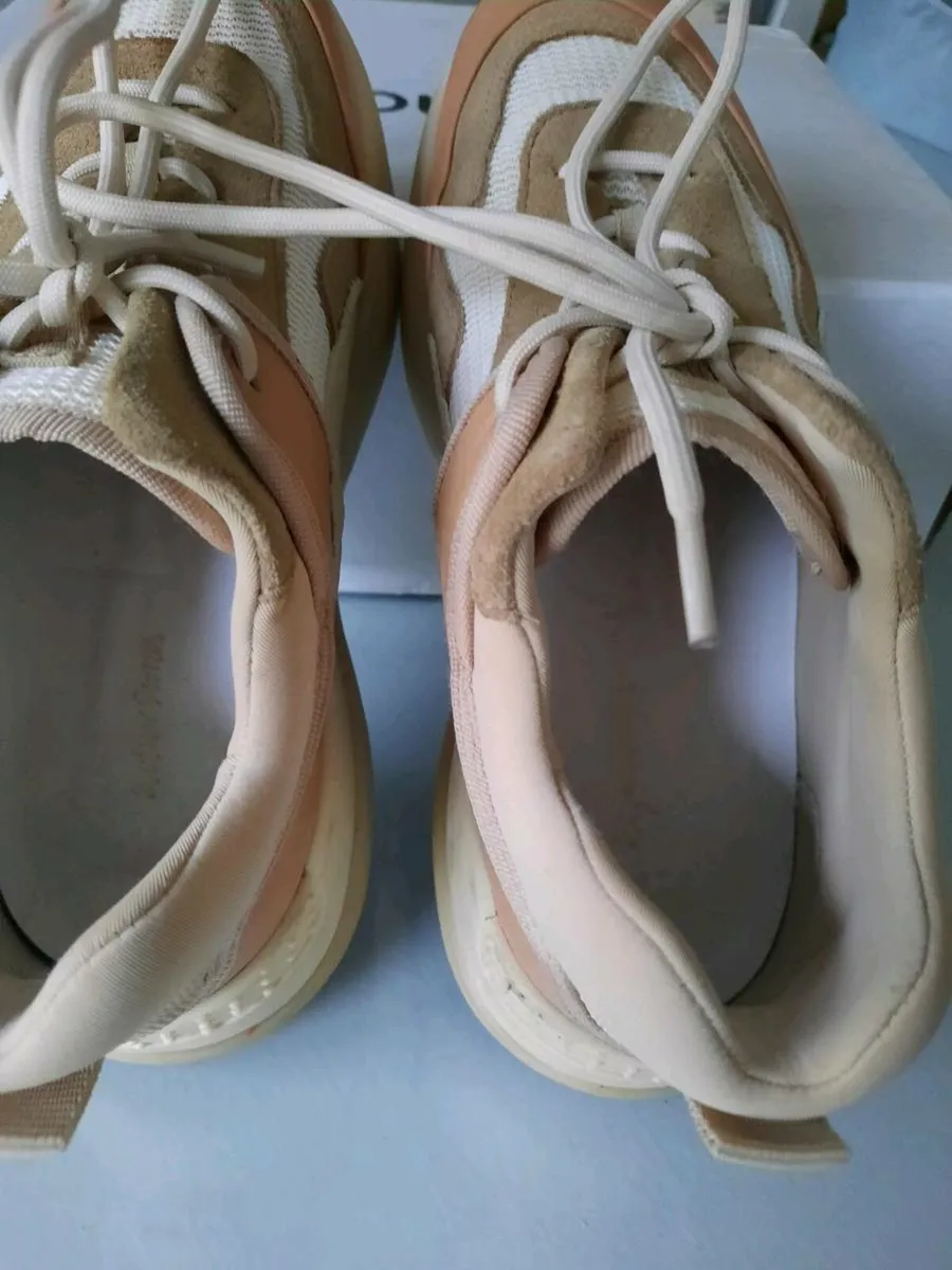 And other stories runners - Image 3