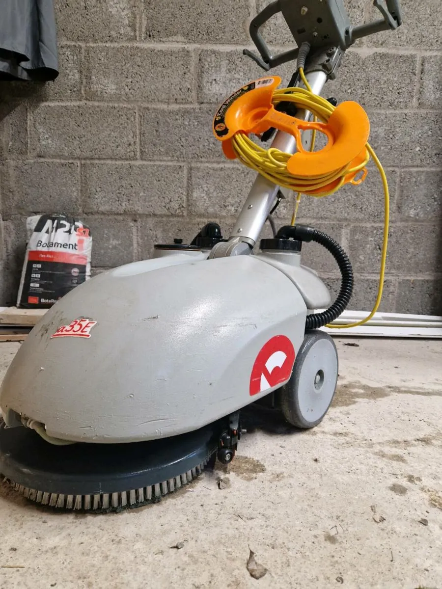 Electric Floor Cleaner - Image 1