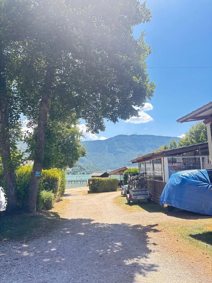 Mobile home - Image 1