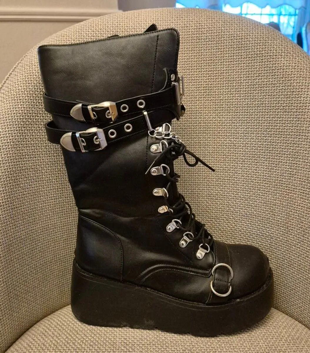 Boots - Image 1