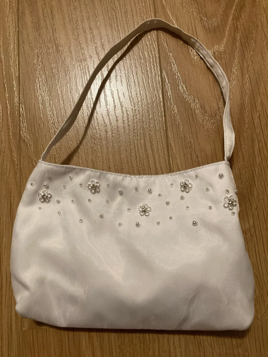 Beautiful Communion Dress + free accessories - Image 2