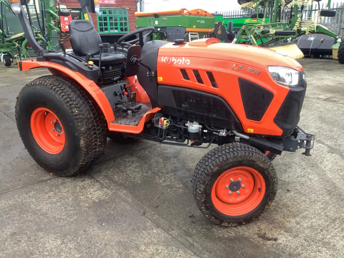Kubota L351 tractor - Image 3