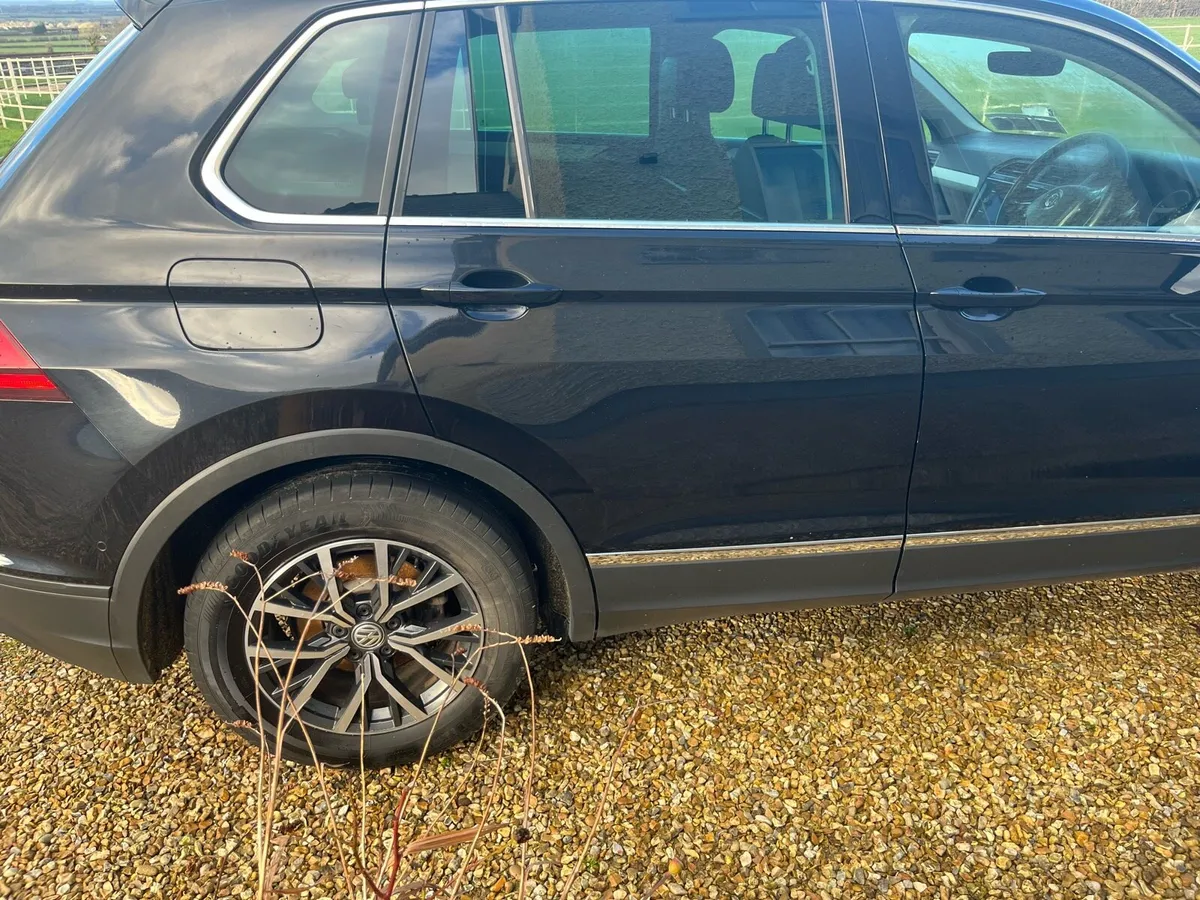 2018 Volkswagen Tiguan - Image 4