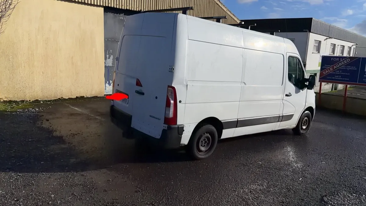 141 Renault master van - Image 2