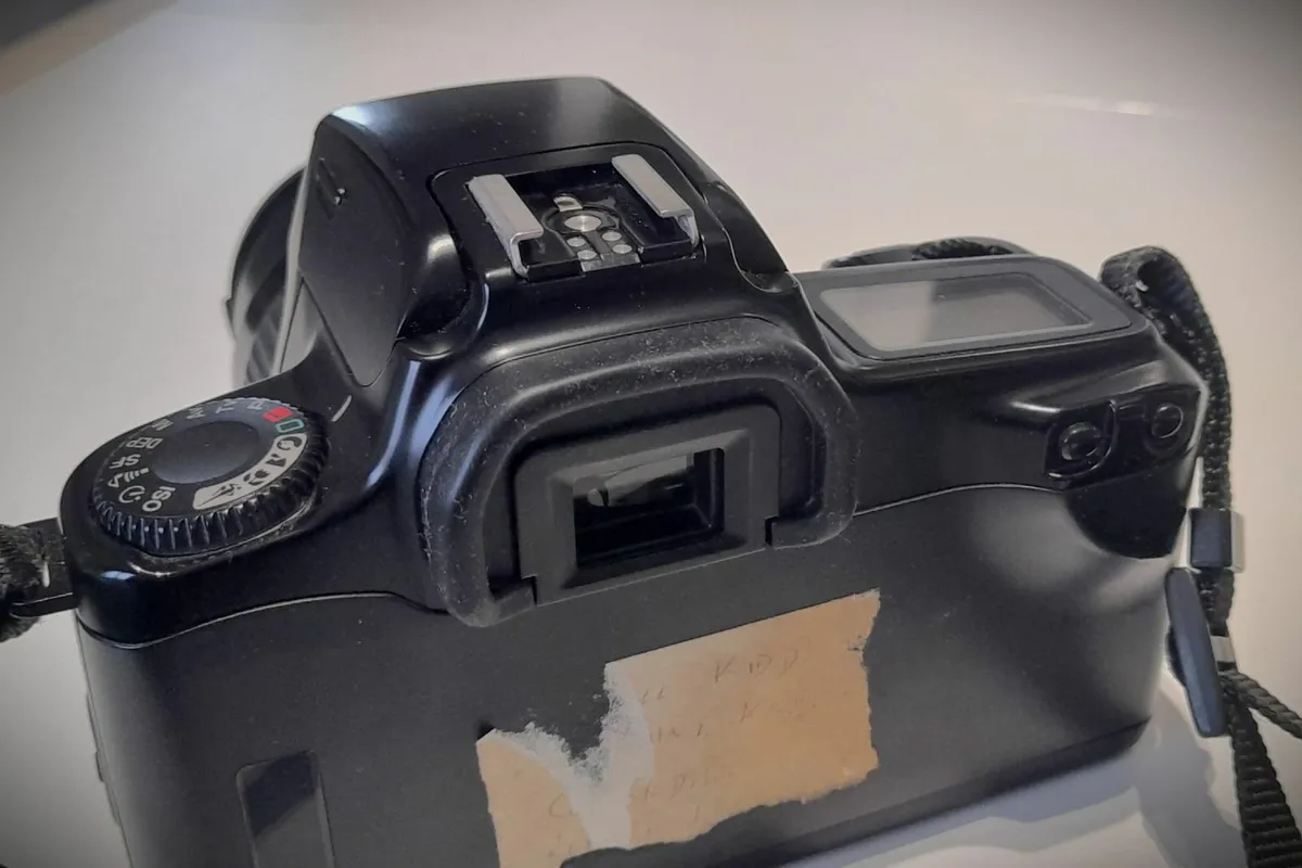 Canon EOS 1000FN Zoom SLR Camera - Image 3