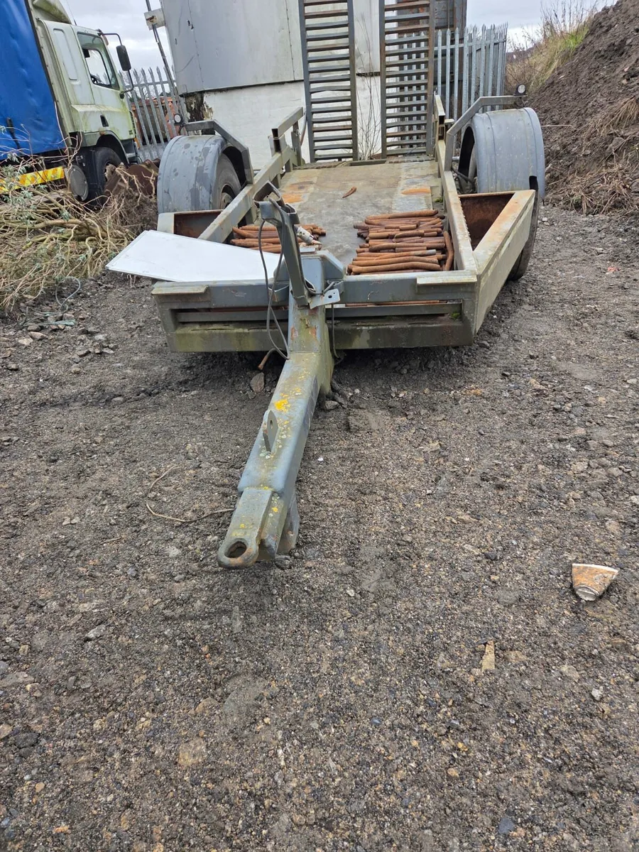 Tractor drawing lowloader trailer - Image 2