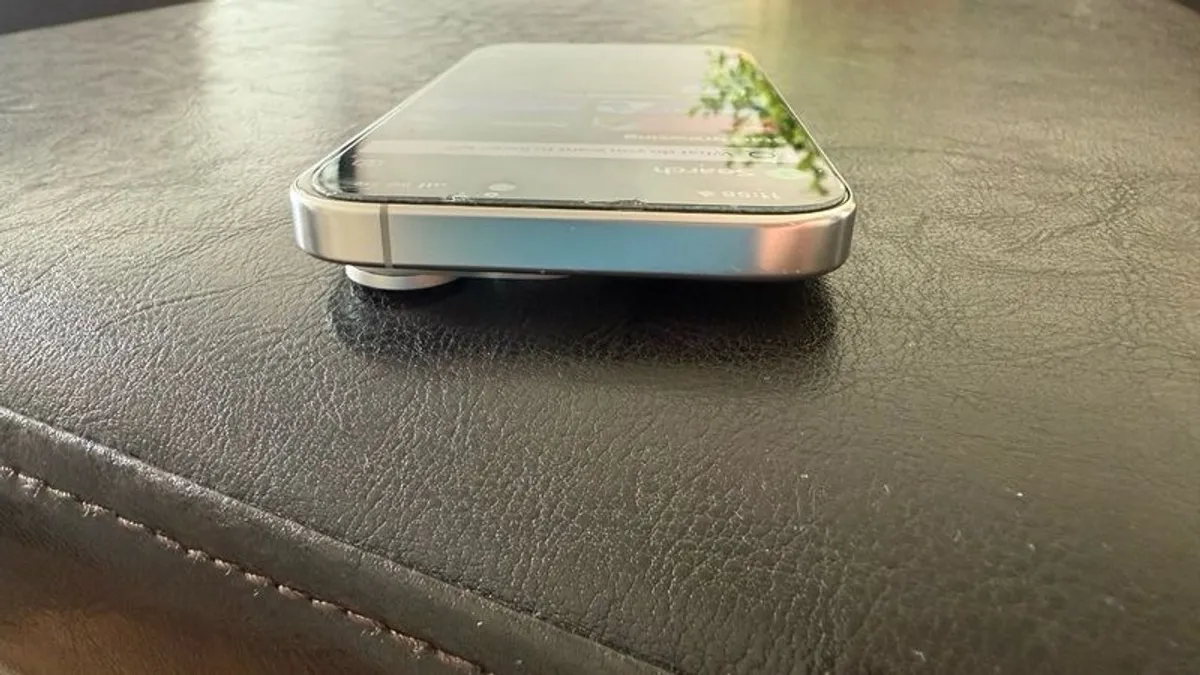 Iphone 16pro - Image 4