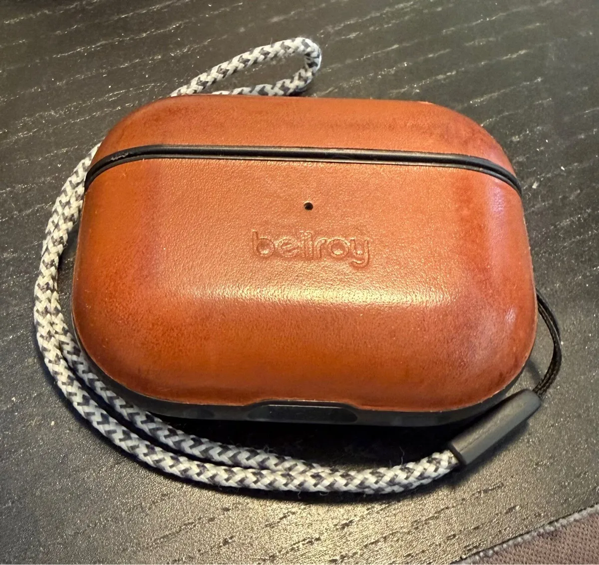 Apple AirPods Pro 2 - Image 2