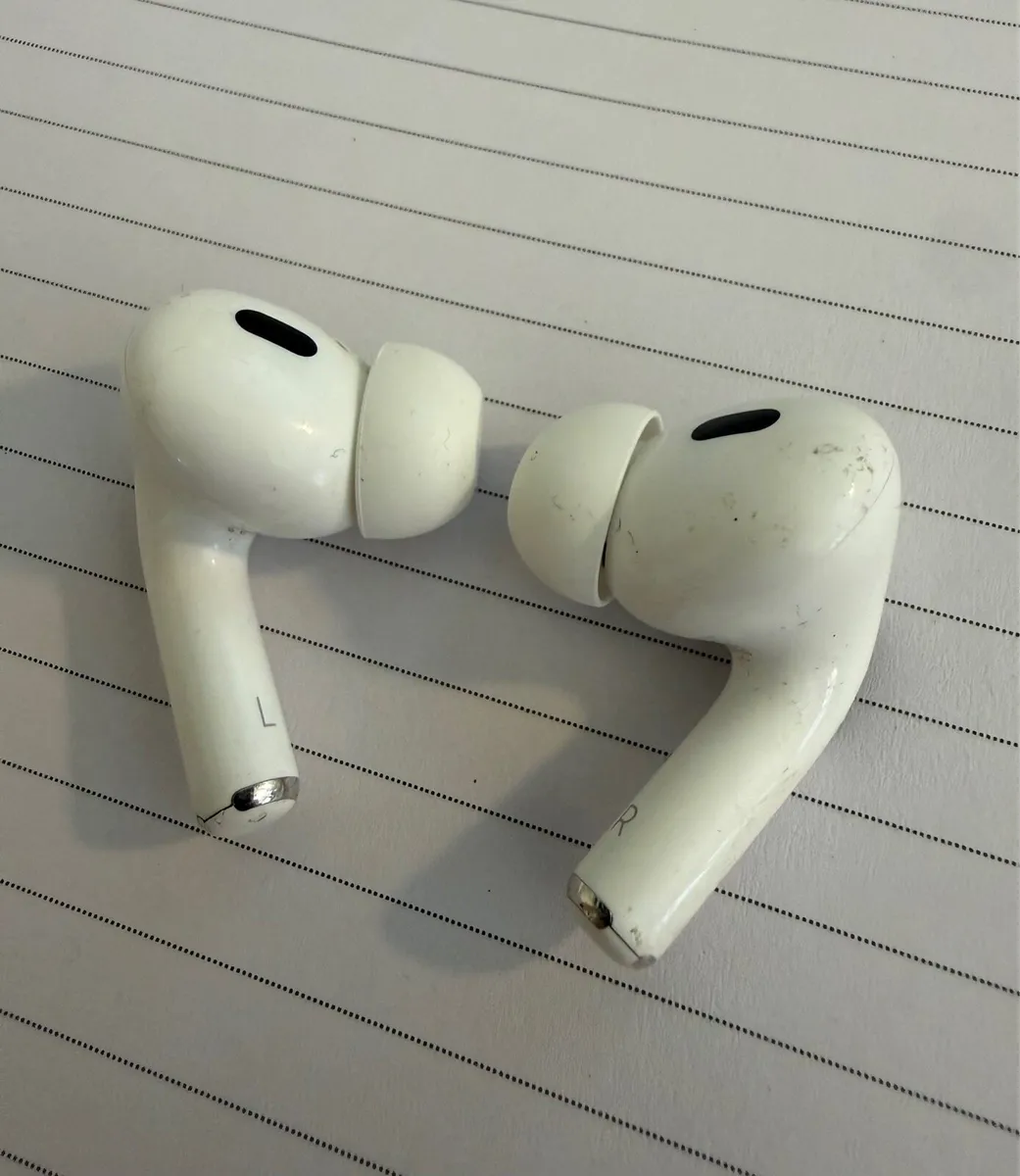 Apple AirPods Pro 2 - Image 3